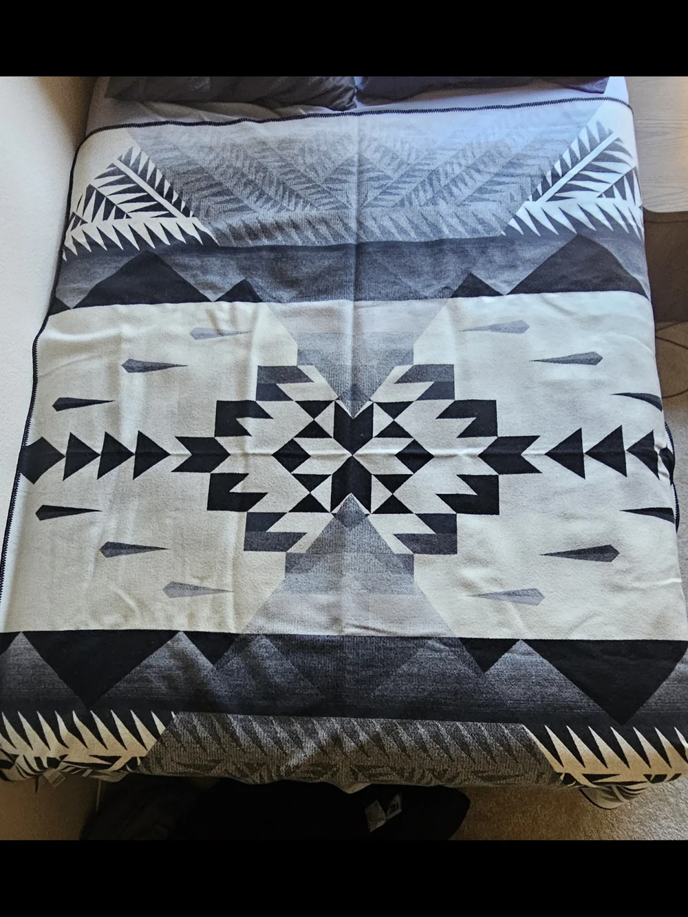 Pendleton American Indian College Fund Collection Nike N7 Seven Peaks Blanket